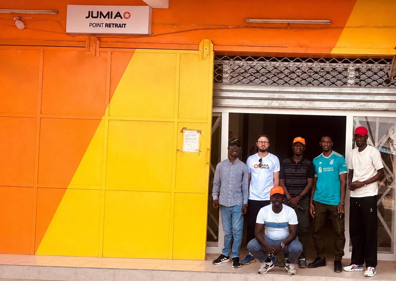 Point de retrait Jumia Sénégal avec l'équipe Point de retrait Jumia Sénégal avec l'équipe